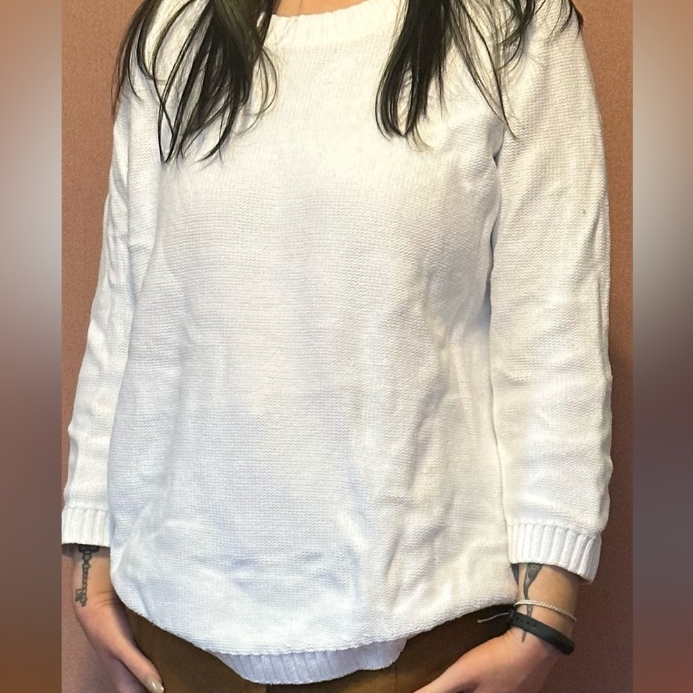 Super soft, boxy Gap sweater. Perfect transitional piece.